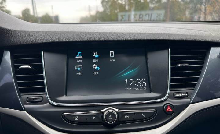 别克 威朗 2016款 两厢 15S 自动领先型