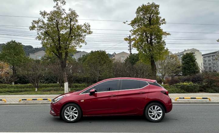 别克 威朗 2016款 两厢 15S 自动领先型