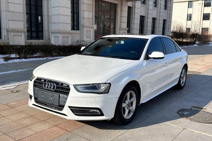 奥迪 A4L 35 TFSI 自动舒适型