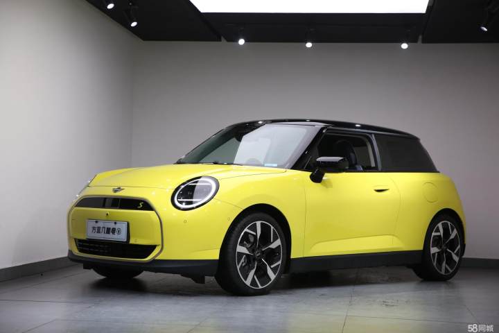 MINI 电动 COOPER 2024款 452km COOPER SE 艺术家