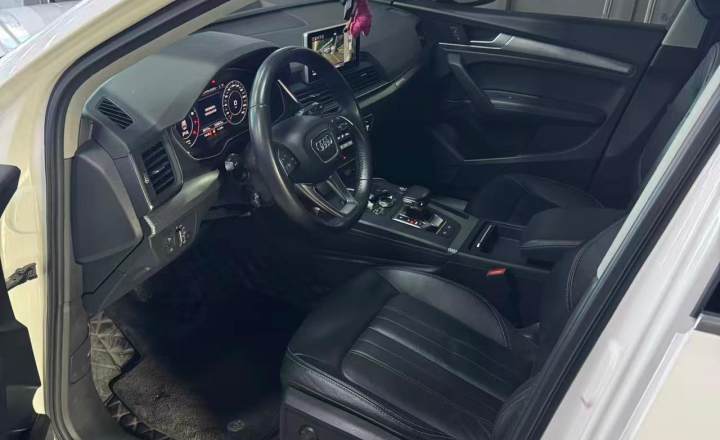 奥迪 Q5L 2020款 45 TFSI 尊享时尚型