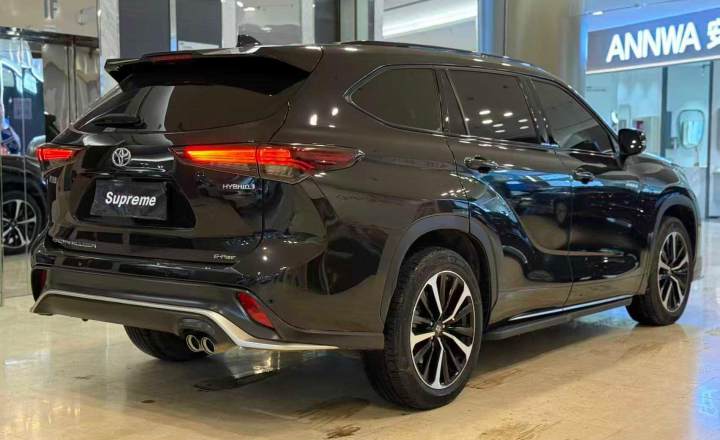 丰田 皇冠陆放 2024款 2.5L HEV四驱尊贵版