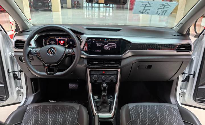 大众 途铠 2023款 300TSI DSG舒适版
