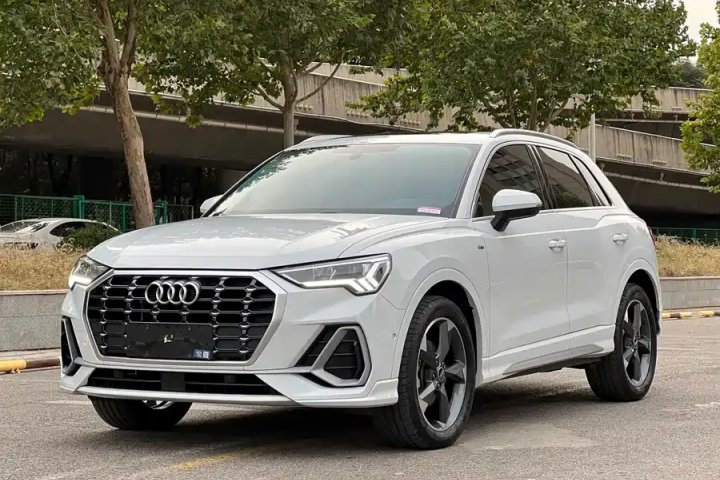 奥迪 Q3 2023款 35 TFSI 时尚动感型（1.5T）