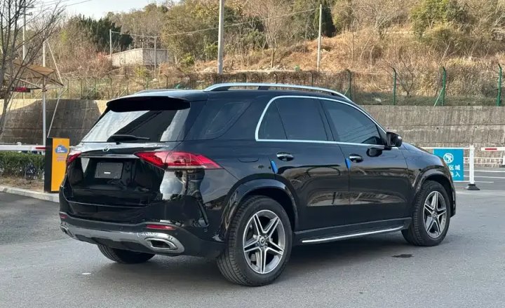 奔驰 GLE 2023款 GLE 450 4MATIC 时尚型