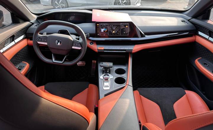 长安 UNIV 2023款 1.5T 运动版