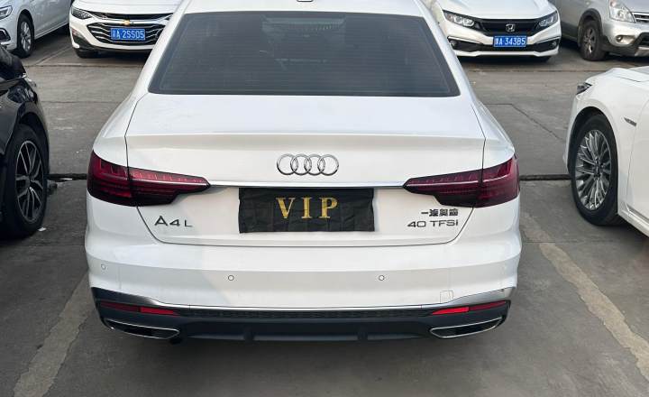 奥迪 A4L 2023款 40 TFSI 时尚动感型
