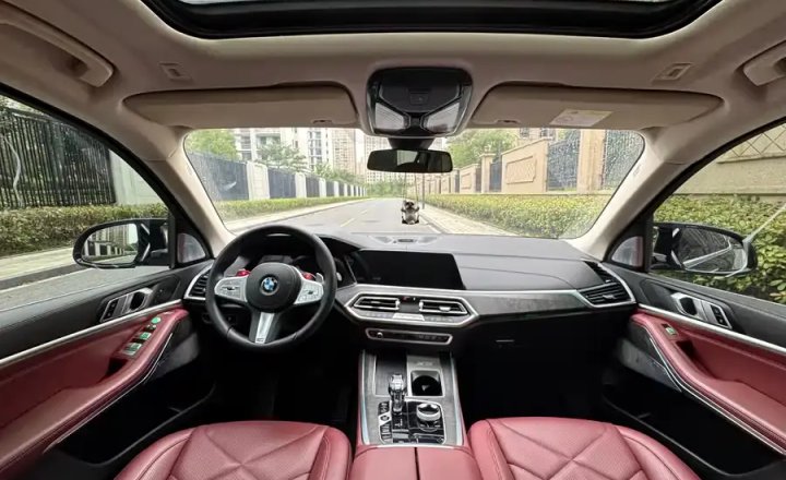 宝马 X5 2022款 xDrive 30Li 尊享型M运动套装