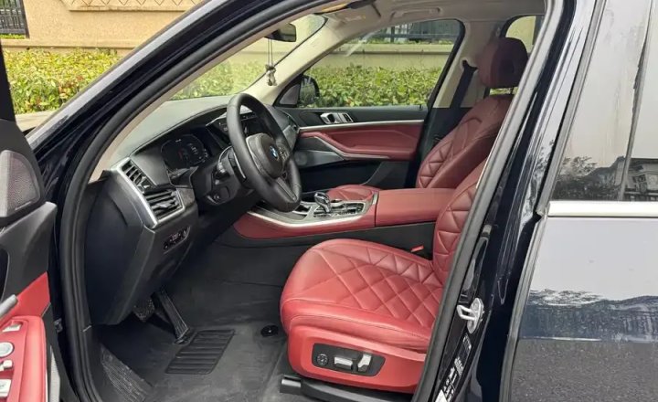 宝马 X5 2022款 xDrive 30Li 尊享型M运动套装