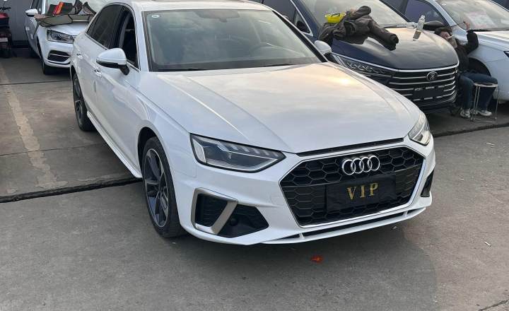 奥迪 A4L 2023款 40 TFSI 时尚动感型