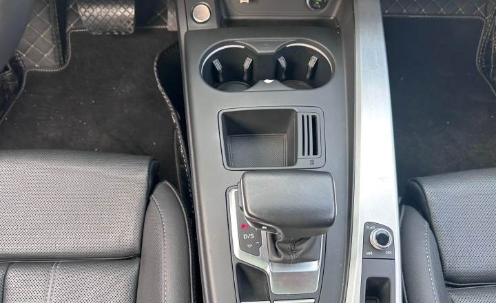 奥迪 A4L 2023款 40 TFSI 时尚动感型