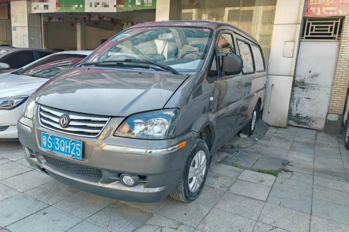 东风风行 菱智 M3L 1.6L 7座标准型