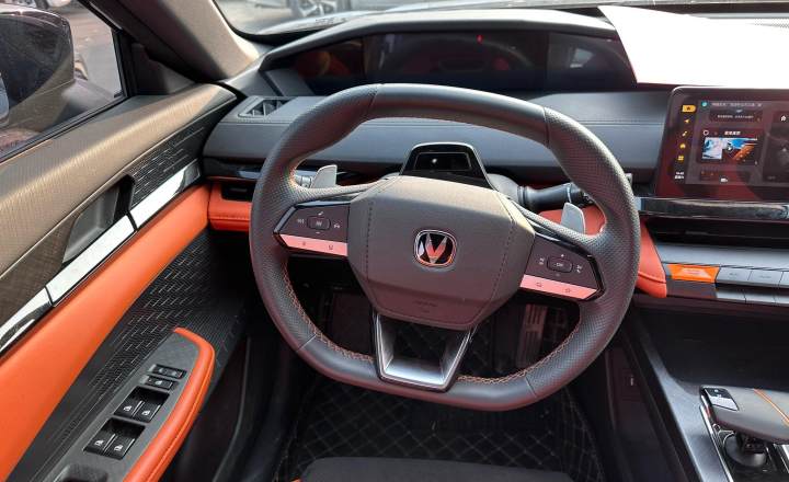 长安 UNIV 2023款 1.5T 运动版