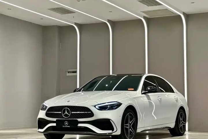 奔驰 C级 2023款 改款 C 260 L 皓夜运动版