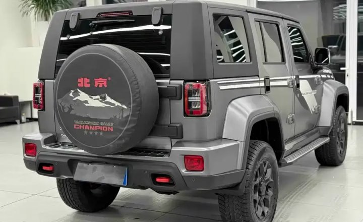 北京越野 BJ40 2022款 2.0T 自动四驱环塔冠军版