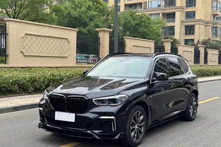 宝马 X5 xDrive 30Li 尊享型M运动套装