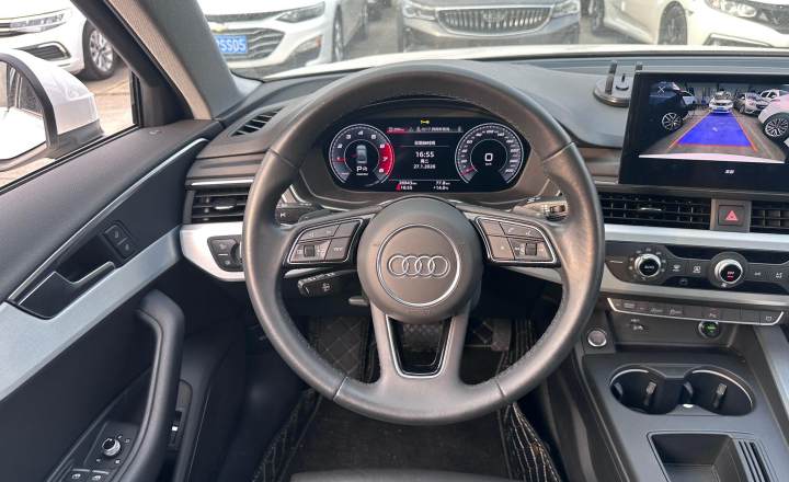 奥迪 A4L 2023款 40 TFSI 时尚动感型