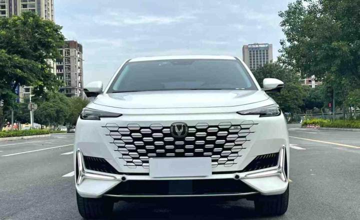 长安 UNIK 智电iDD 2023款 智电iDD 1.5T 135km智趣型