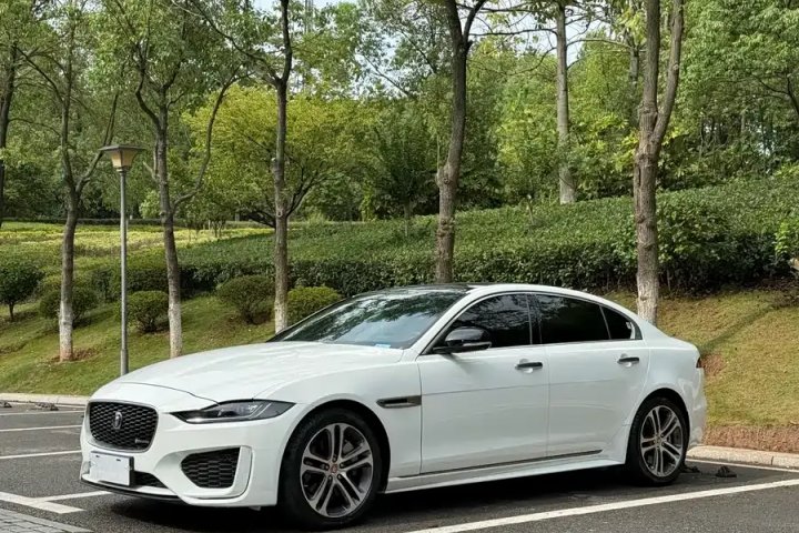 捷豹 XEL 2021款 2.0T 250PS RDYNAMIC S进取运动版