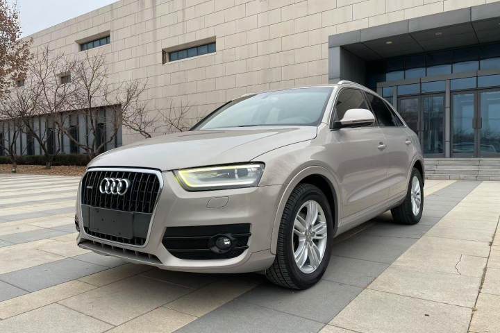 奥迪 Q3 35 TFSI quattro 舒适型
