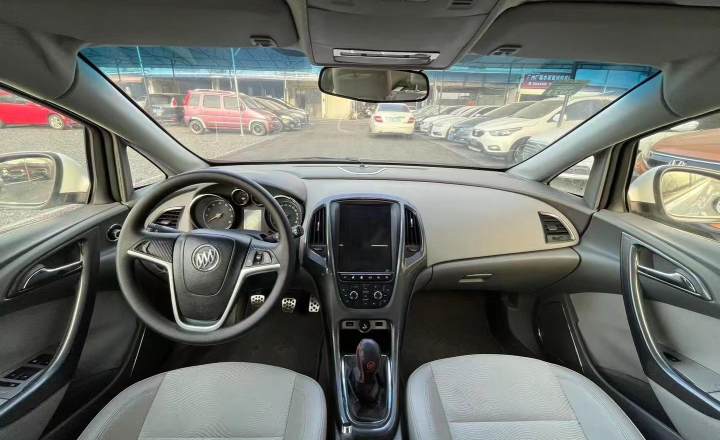 别克 英朗 2013款 XT 1.6L 手动进取版