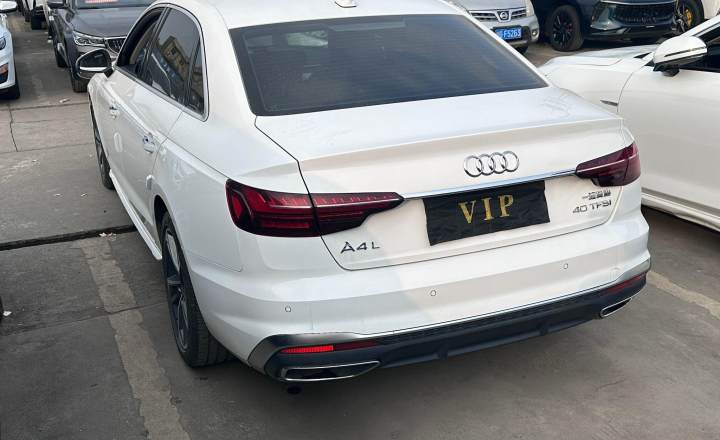 奥迪 A4L 2023款 40 TFSI 时尚动感型