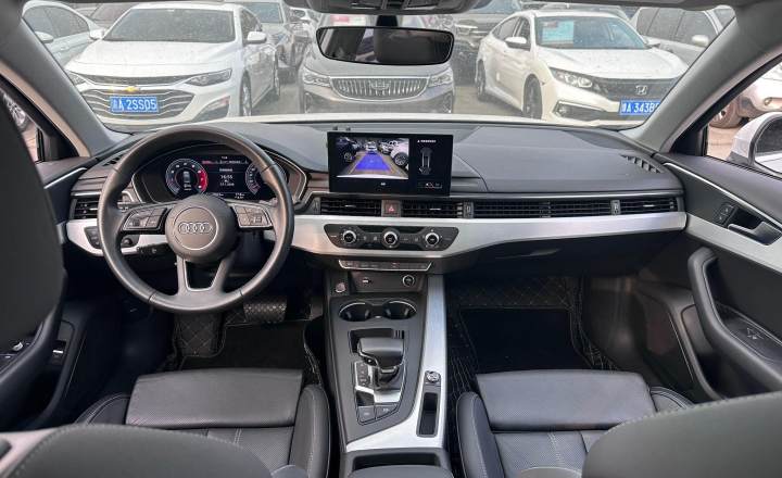 奥迪 A4L 2023款 40 TFSI 时尚动感型