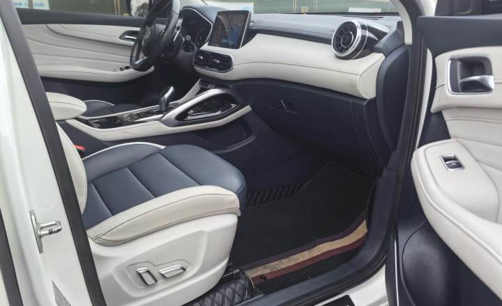 名爵 MG领航 2021款 300TGI 自动两驱燃动豪华版