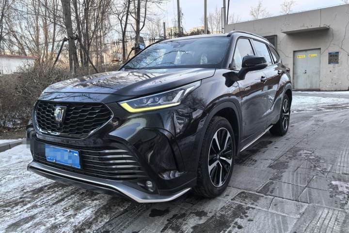 丰田 皇冠陆放 2.5L HEV四驱尊贵版