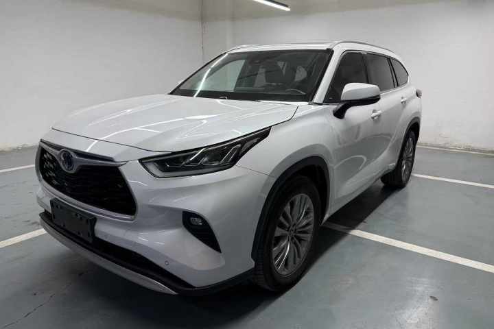 丰田 汉兰达 2022款 双擎 2.5L 四驱尊贵版 7座