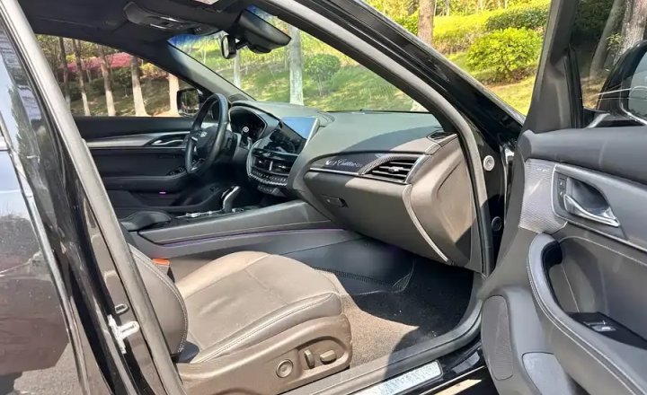 凯迪拉克 CT5 2022款 28T 尊贵型