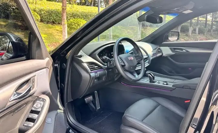 凯迪拉克 CT5 2022款 28T 尊贵型