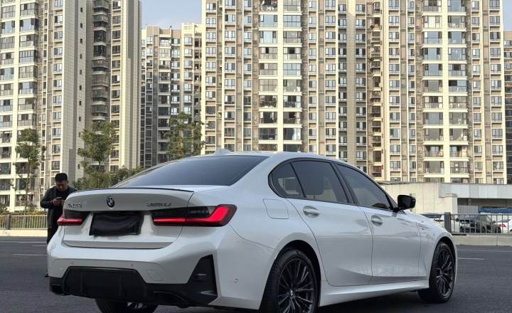 宝马 3系 2023款 325Li M运动曜夜套装