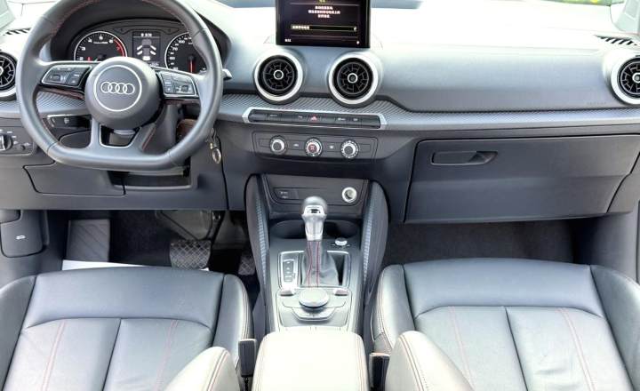奥迪 Q2L 2023款 35TFSI 进取动感型