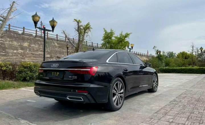 奥迪 A6L 2022款 55 TFSI quattro 尊享致雅型
