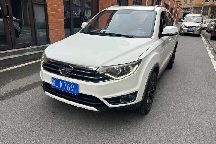 一汽 森雅R7 1.6L 手动豪华型