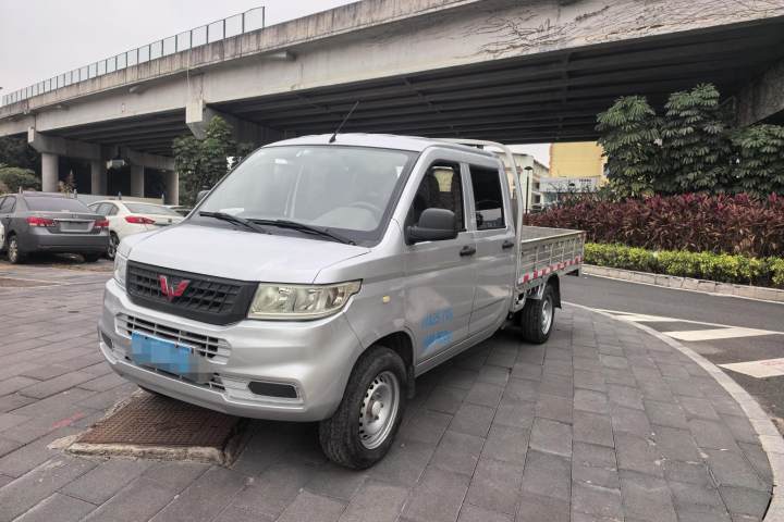 五菱汽车 五菱荣光新卡 1.5L汽车下乡版LV1加长双排L3C