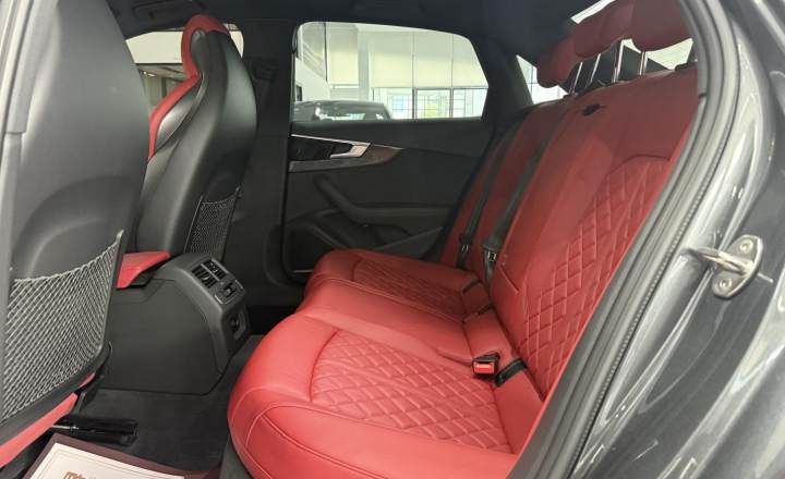 奥迪 S4 2024款 S4 3.0TFSI
