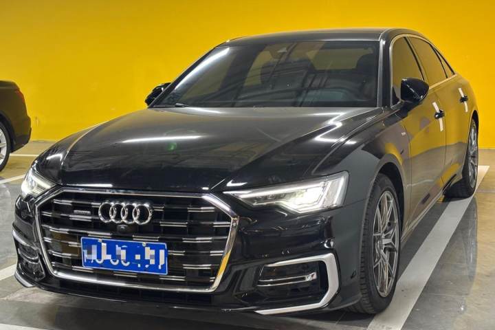 奥迪 A6L 改款 45 TFSI 臻选动感型