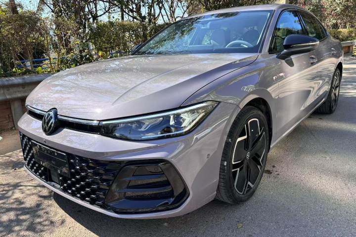 大众 帕萨特 Pro 380TSI 星空龙尊版