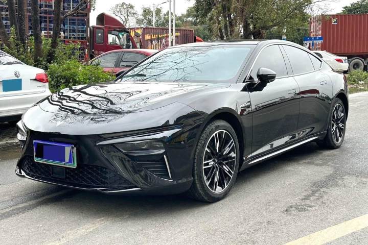 哪吒汽车 哪吒S 纯电 520km 后驱版