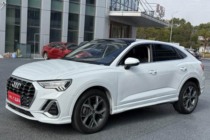 奥迪 Q3 Sportback 40 TFSI 时尚型