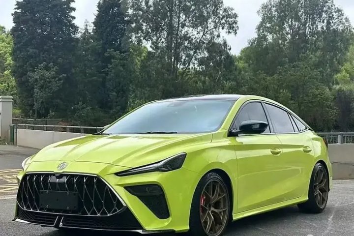 名爵 MG5天蝎座 2022款 1.5T Trophy运动豪享版