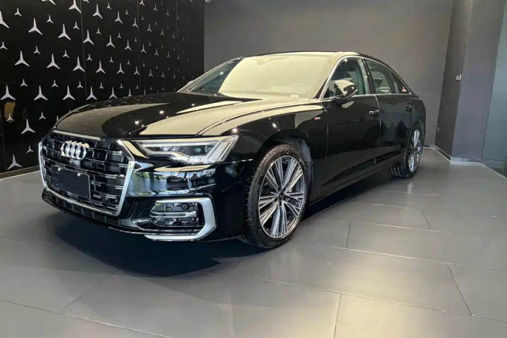 奥迪 A6L 45 TFSI quattro 臻选动感型