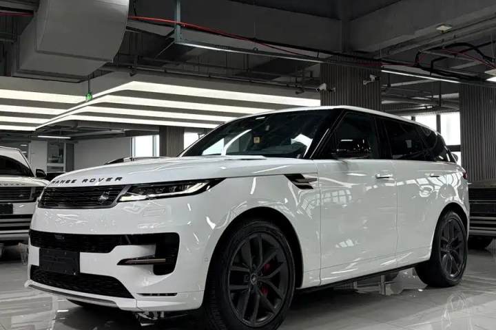 路虎 揽胜运动 400PS Dynamic SE