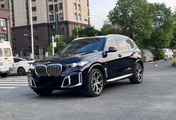 宝马 X5 2023款 xDrive 30Li 尊享型M运动曜夜套装