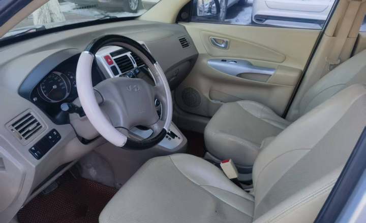 现代 途胜 2009款 2.0L 自动两驱天窗型