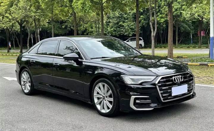 奥迪 A6L 2023款 改款 45 TFSI 臻选动感型