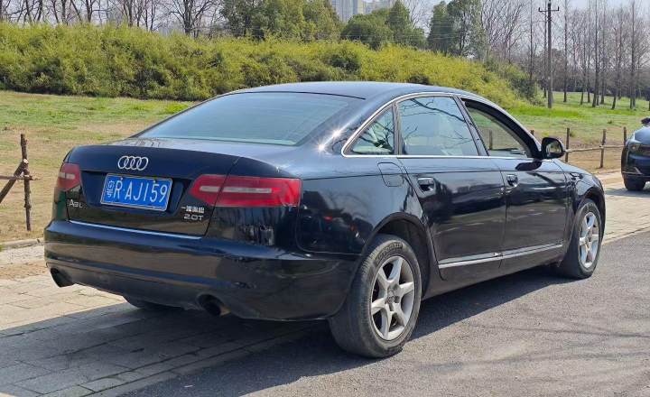 奥迪 A6L 2011款 2.0 TFSI 自动舒适型