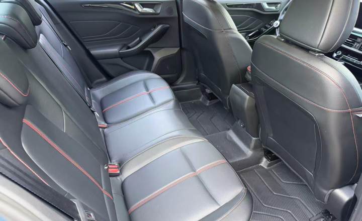 福特 福克斯 2021款 三厢 EcoBoost 180 自动ST Line
